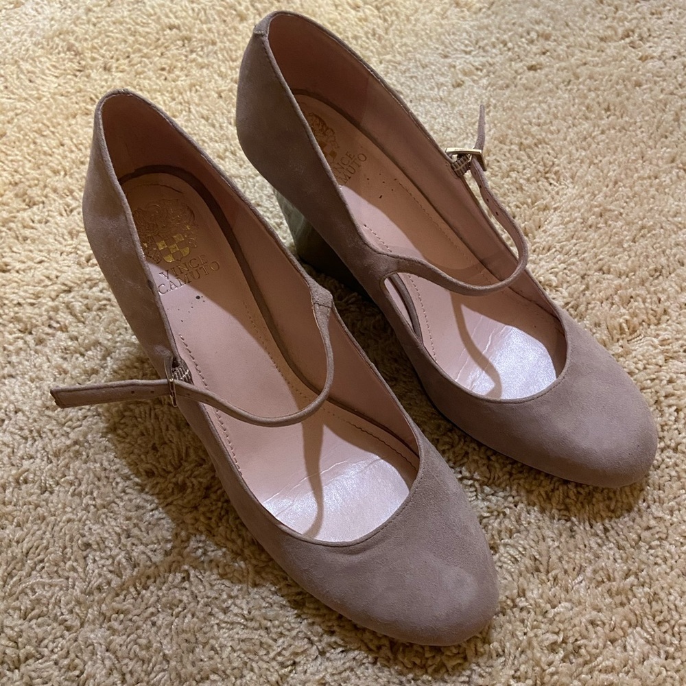 VINCE CAMUTO shoes